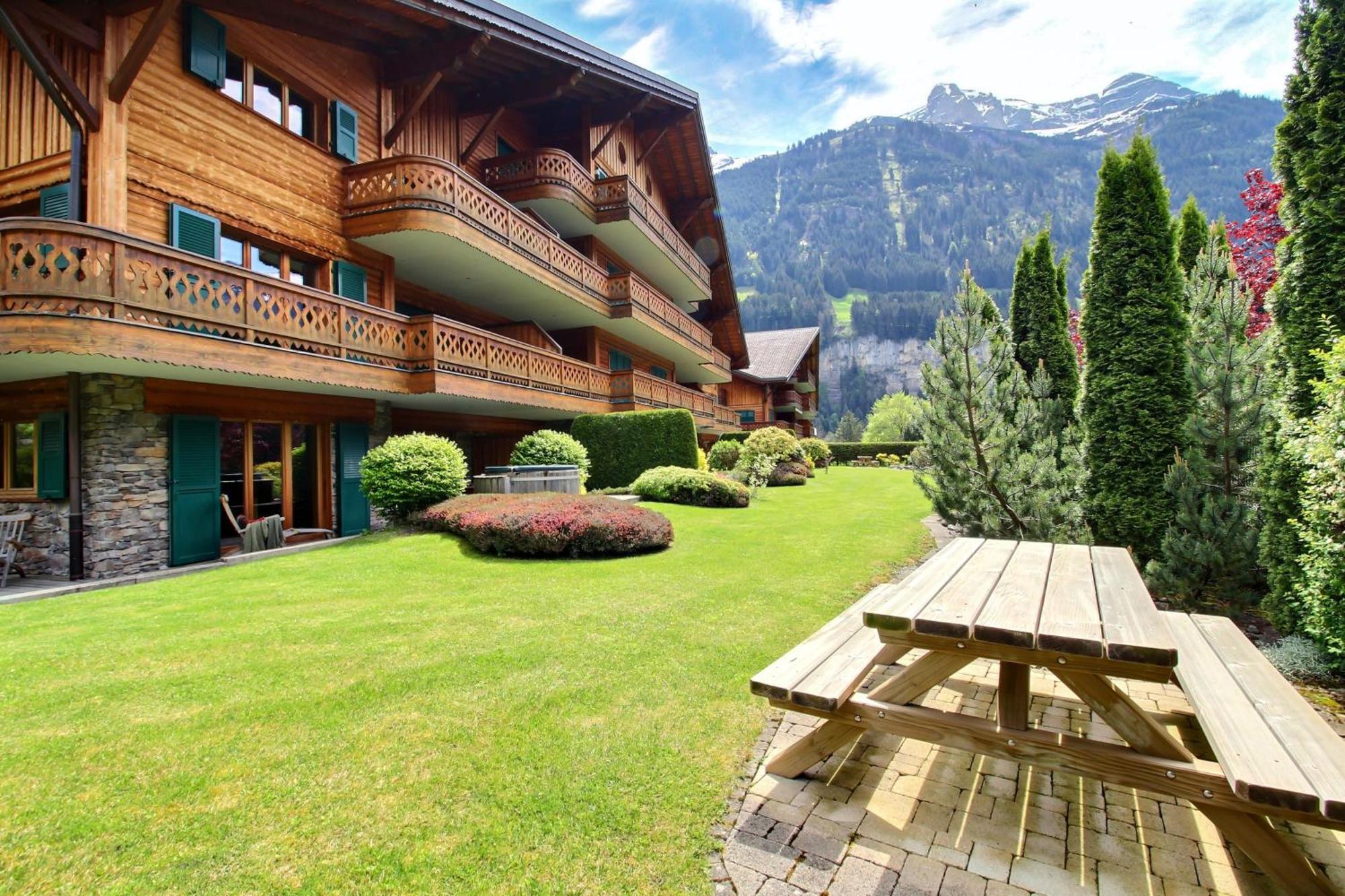 Lodge 01 Next To Skilift, Hot Tub & Bbq Champery Exterior photo